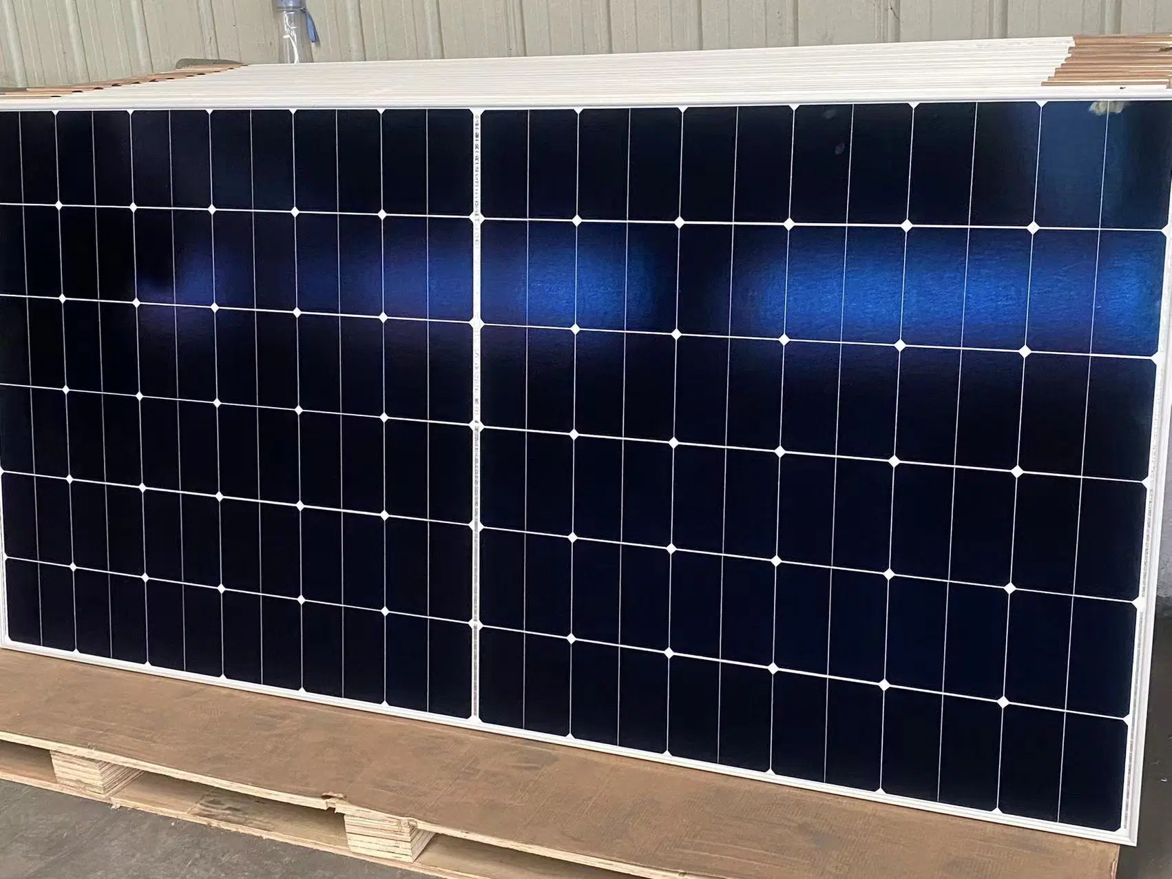 Longi Hi-Mo 6 Hi-Mo 6 Explorer Lr5-72htd 550-580m-V03 Ut 555W 560W 565W 570W 575W 580W Solar Panels Longi Solar Panel 550W