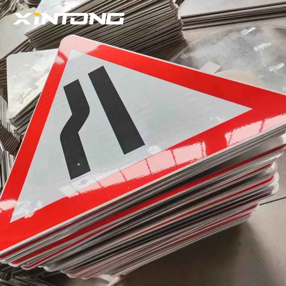 Xintong 60mm personalizado material reflectante Precaución de la Junta de Seguridad en carretera Advertencia Firme en China