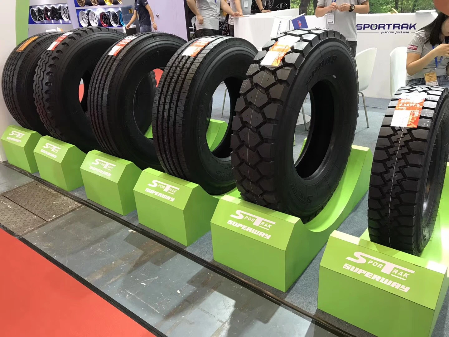 Tubeless Natural Rubber Air Solid Tyres for Kenya Philippines Venezuela