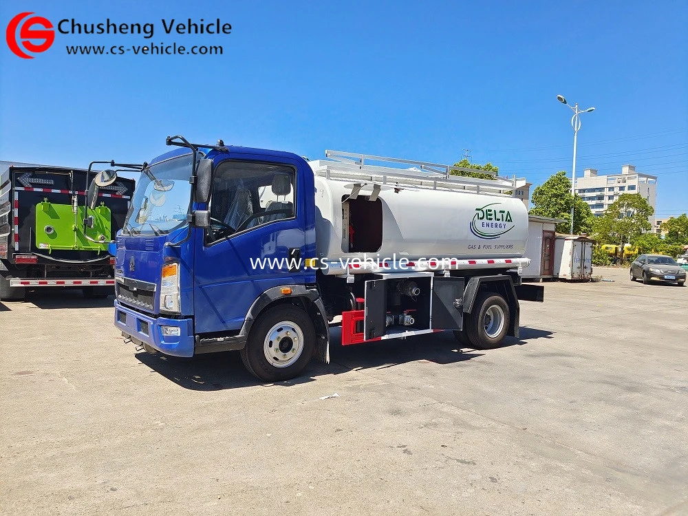 HOWO 5000liters 5cbm 5tons Petrol Oil Tanker Refilling Truck Fuel Tank Truck for South Sudan