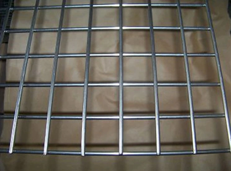 Hot Dipped Galvanized 1/2"*1.2m*20m*7kg Welded Wire Mesh for Iraq Market