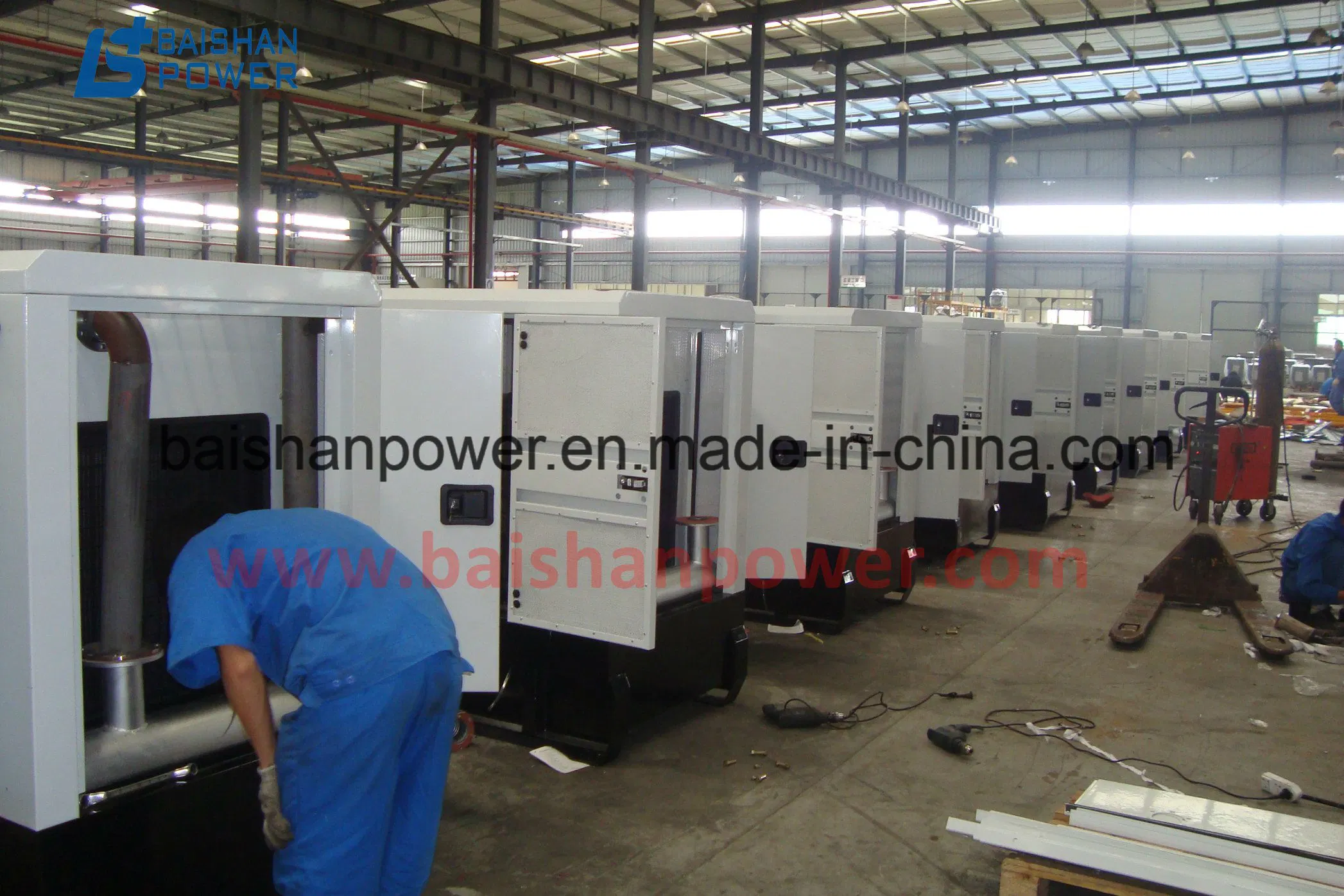 Diesel Generator Set with Yuchai Engine 40kVA Yc4d60-D21 Yc4d85z-D20 Yc6b100-D20 Yc6b135z-D20 Yc6b155L-D21 Yc6b180L-D20 Yc6a200L-D20 Yc6a230L-D20 Yc6g245L-D20