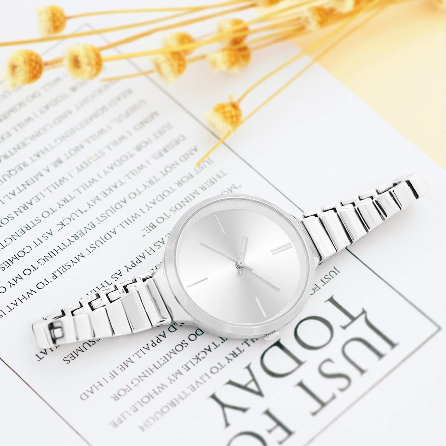 Simple Styles Design Women Wrist Watch Fashion Luxury Silver Quartz Watches