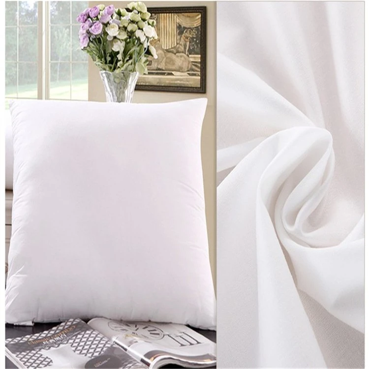 La Chine fournisseur Microfibre Blanche de gros 7D de polyester creuses Siliconized Ball Fiberfill 50x50cm Hôtel / Accueil canapé de renforcer le coussin coeur de l'emballage sous vide