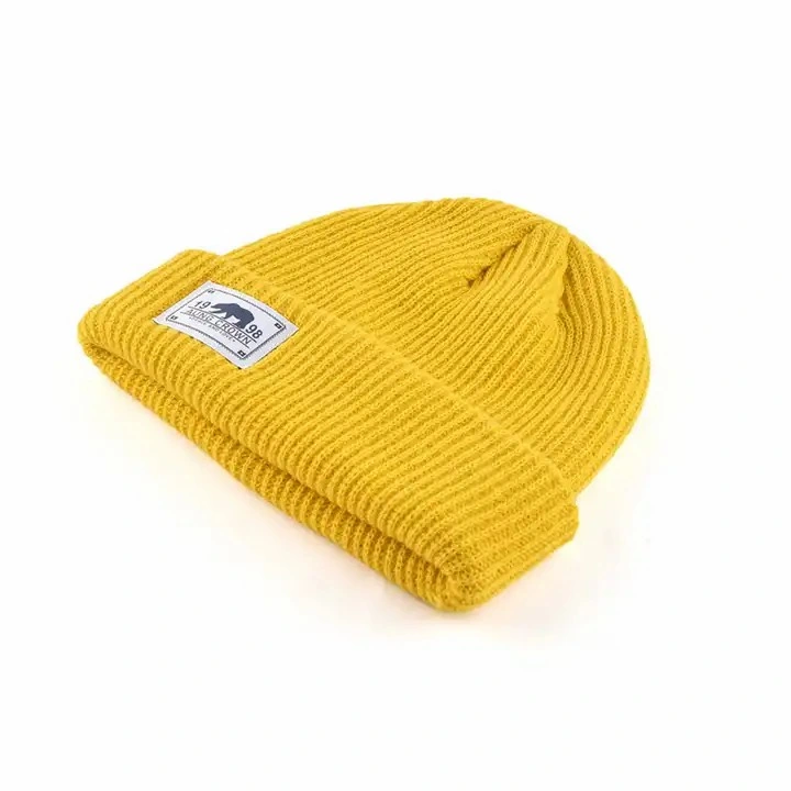 Acrylique manchette souple étiquette tissée casquette de ski crâne enfant Chapeaux d'hiver pour bébés broderie pour enfants Fabrication de bonnet beanie sur mesure