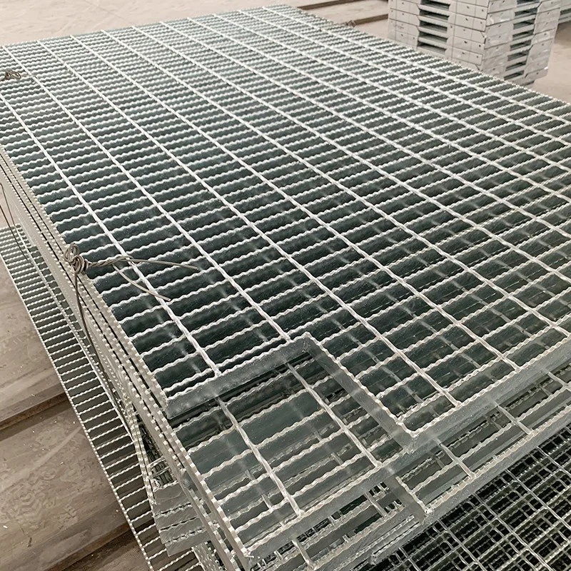 Plataforma de bastidor de acero galvanizado DIP caliente Acero inoxidable resistente al óxido Rejilla 24X24 de alcantarilla cubierta de pozo de acero Grate