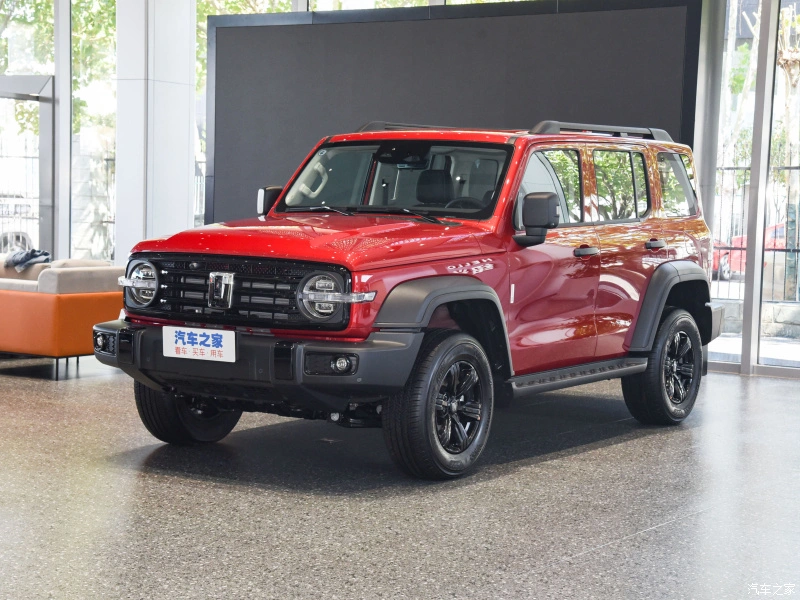 Carro a gasolina compacto, TAMANHO MÉDIO, com tração integral, 300 SUV