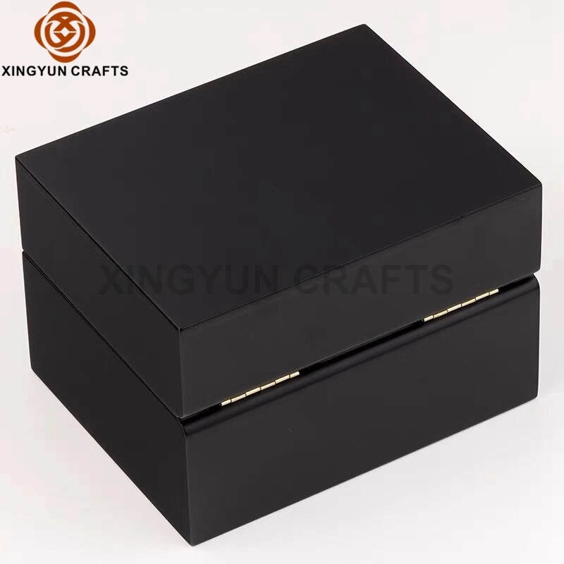 Fashionable Wholesale/Supplier Single Wood Lacquered Best Watch Display Box Wooden Gift Packaging Box