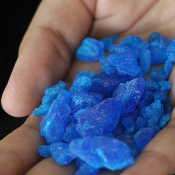 Bleu de haute qualité en provenance de Chine pentahydraté Prix du grade d'alimentation acidifié de sulfate de cuivre