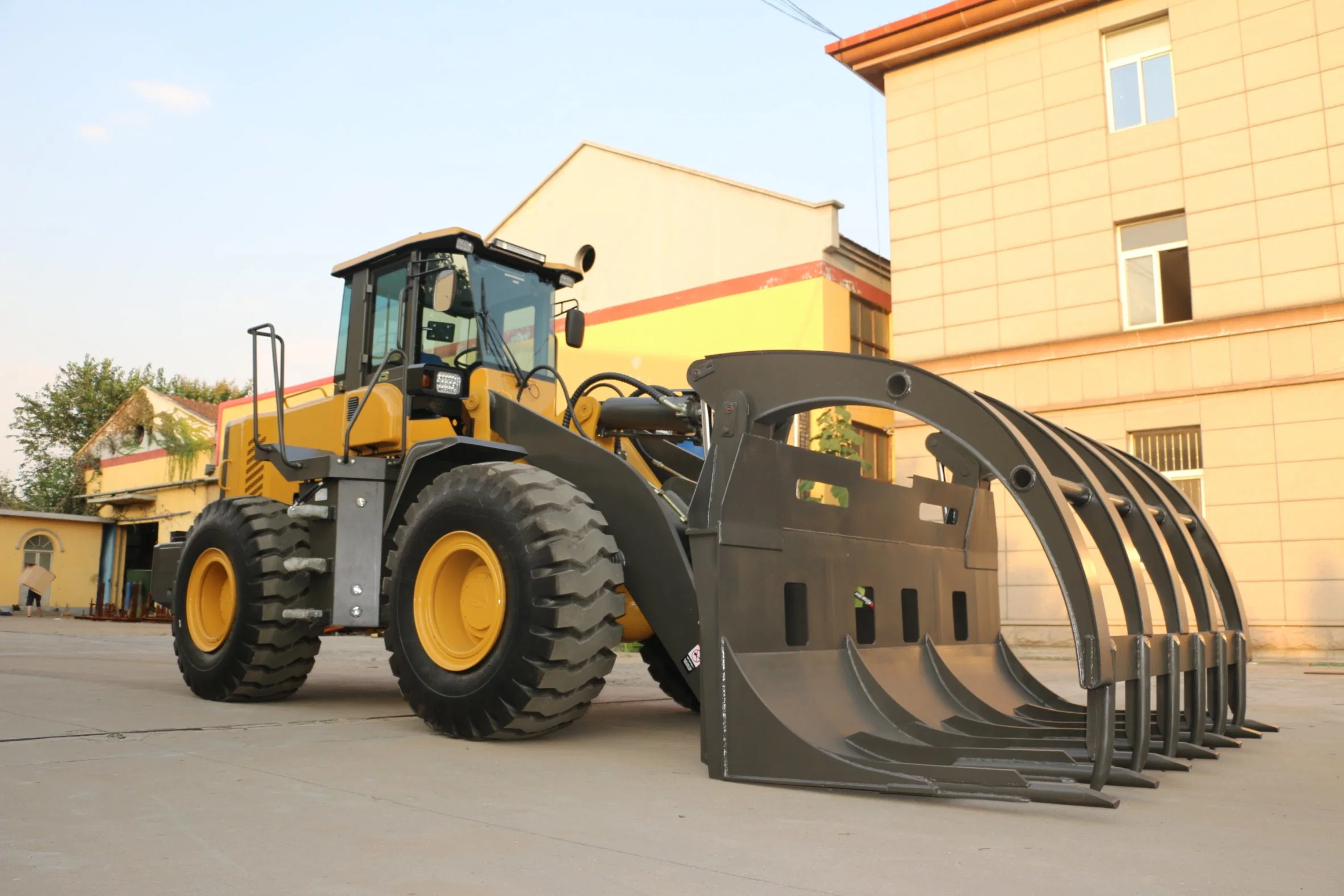 China Farm Machinery Front End Wheel Loader Lq953 with Rated Load 5t with Weichai/Cummins Engine with Standard Bucket