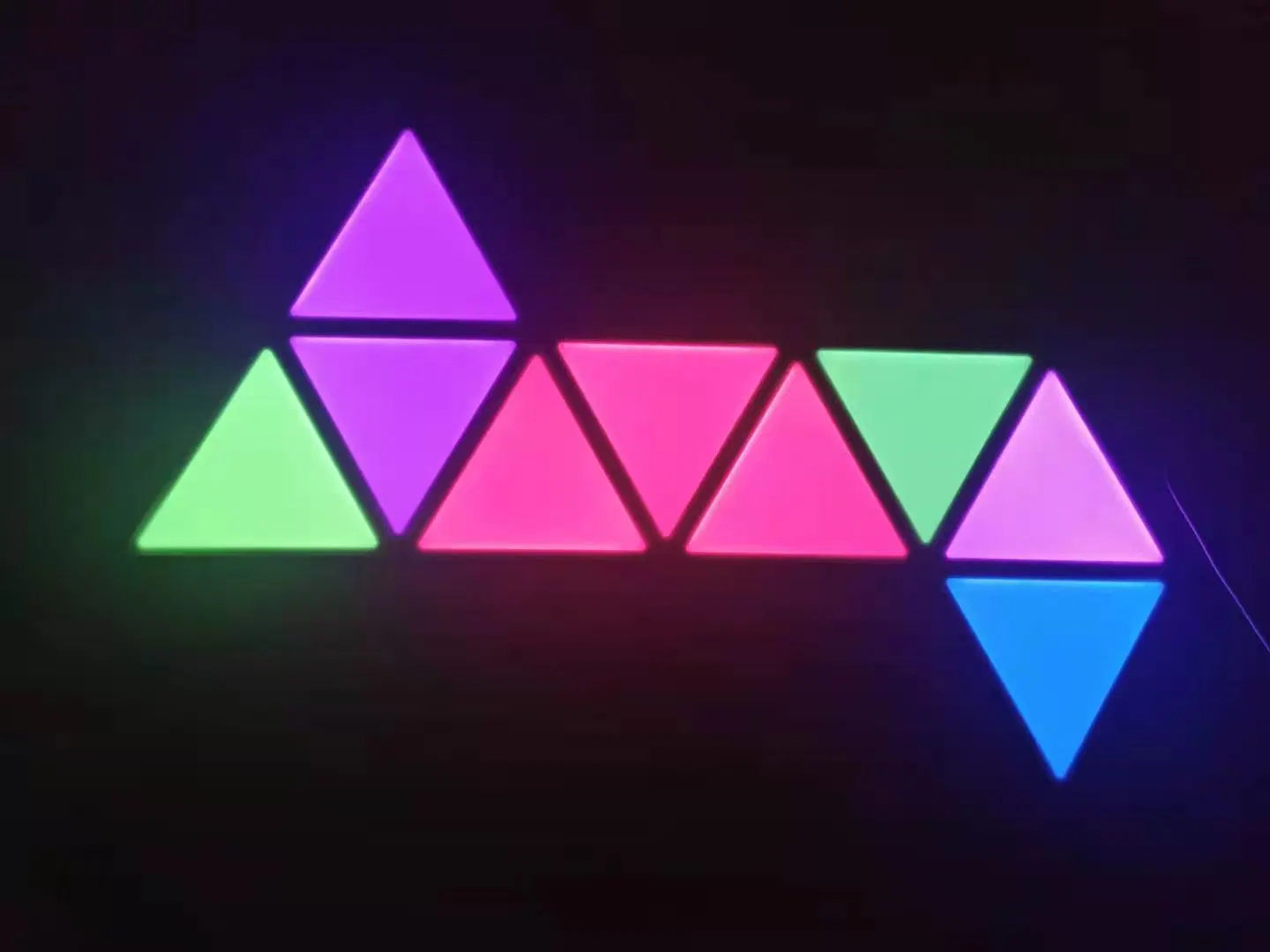 Приложение Uya управление музыкой DIY дизайн Magic Color Smart треугольника RGB со светодиодной панели ночного света LED