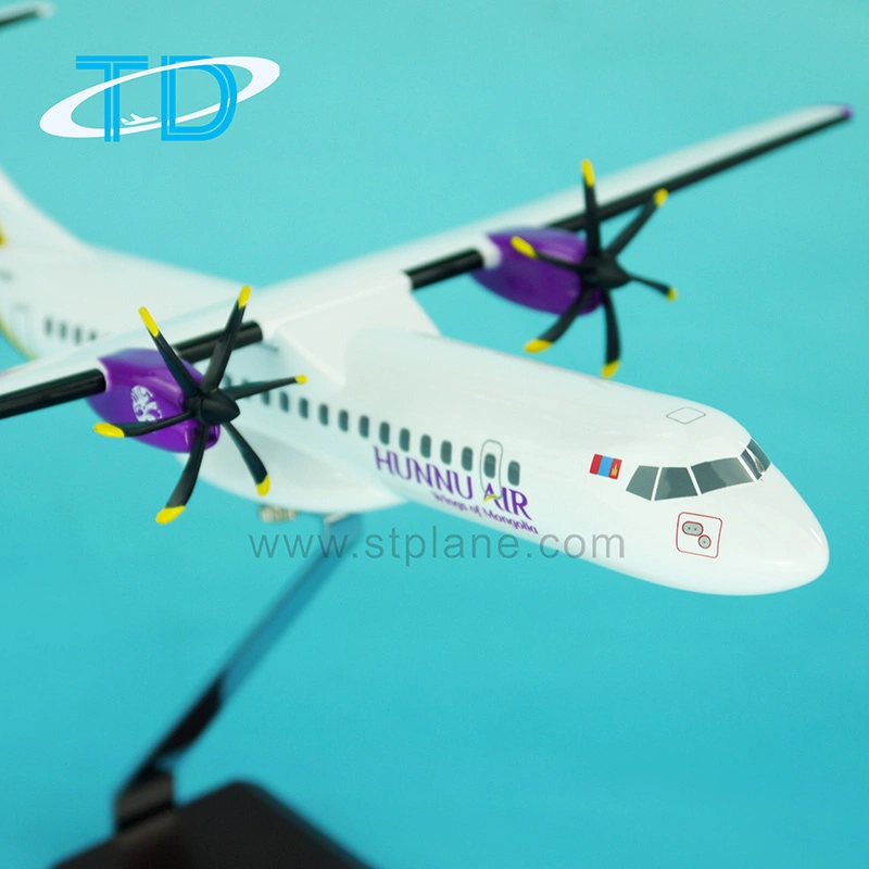 Hunnu Air Atr72-600 27cm Scale 1: 100 Synthetic Resin Model