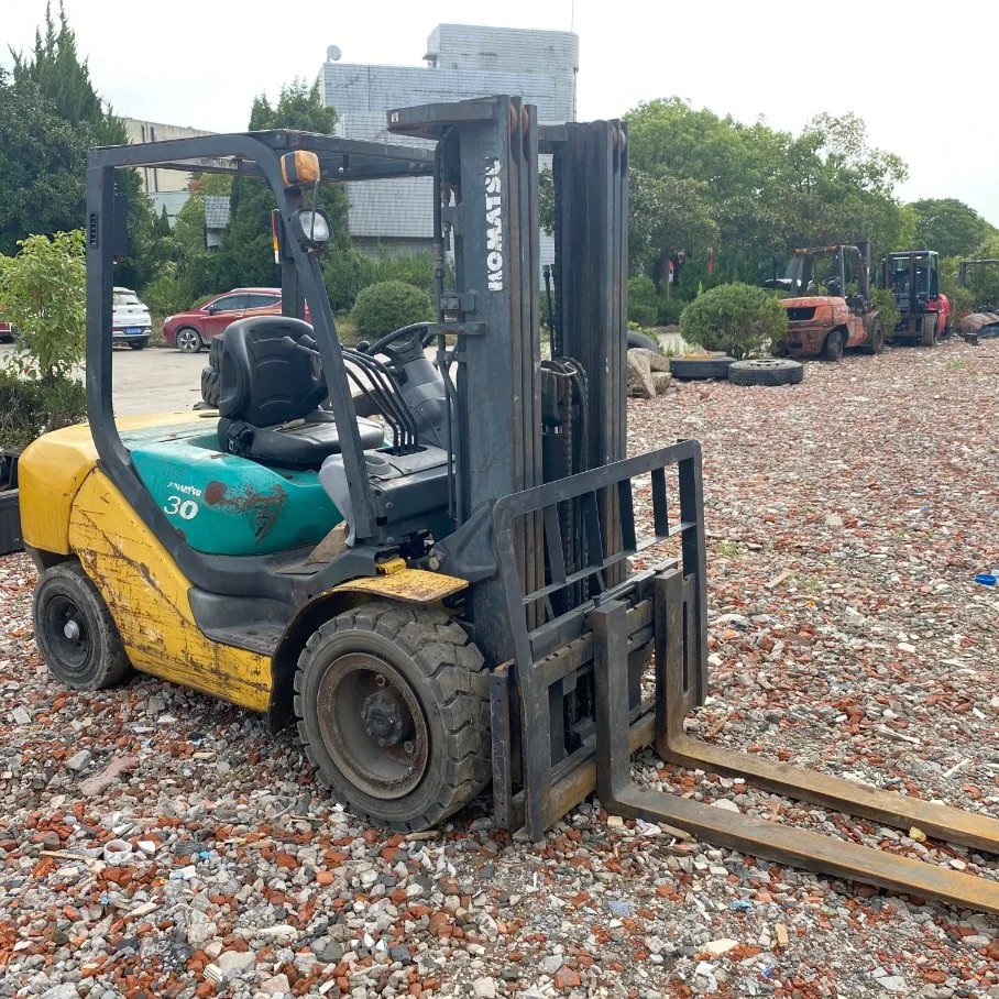 Second Hand Komatsuu 3ton Forklift Truck Raise 4.5m Auto Band Side Shift