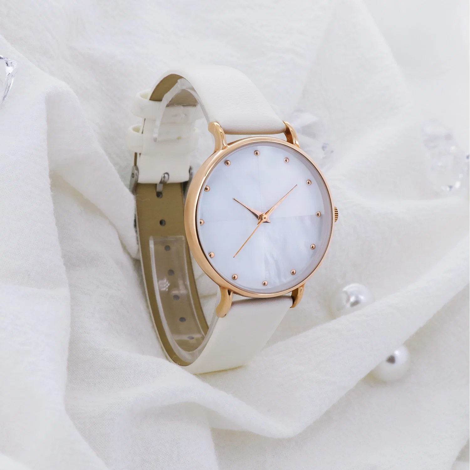 High Quality Brand Watch Women Metal Lady Watches Alloy Quartz Crystal for Gift Promotion Wrist Watch Quartz Watch