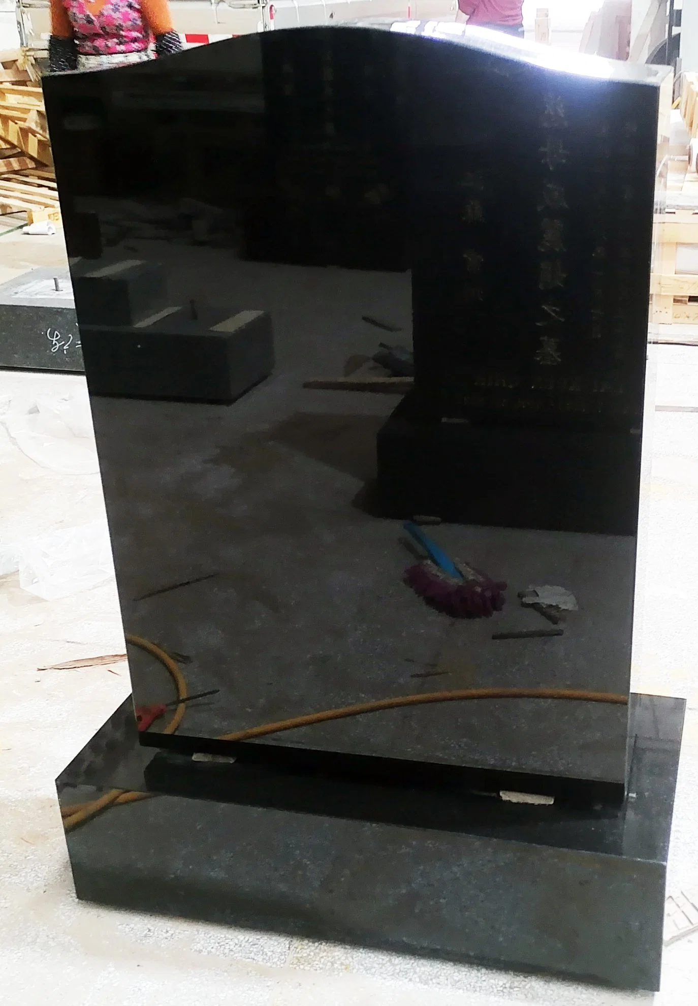 Custom Red Granite SERP Top Tombstone Monument headstone