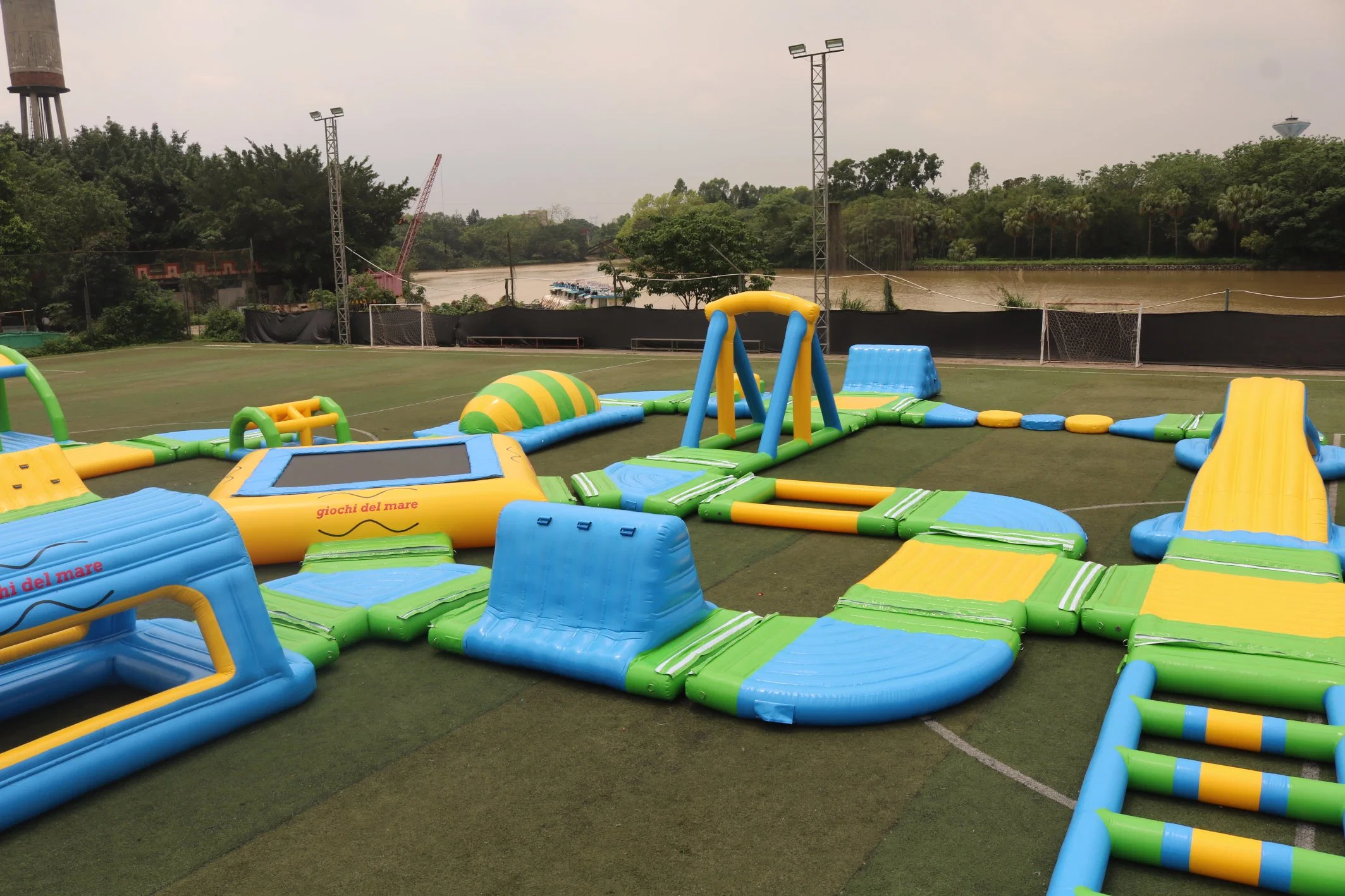 De verano Aqua trampolín flotante agua juegan Parque de Atracciones Parques de carrera de obstáculos