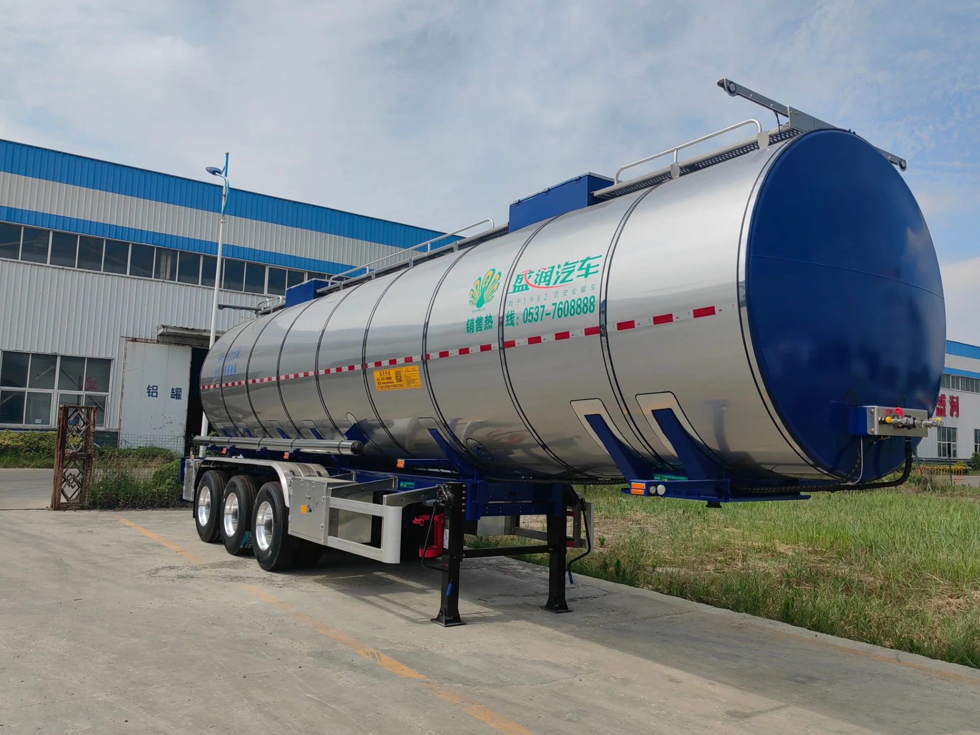 Oil Tank Semi-Trailer Original Factory Direct Low-Price Airtight Transportation of Liquids