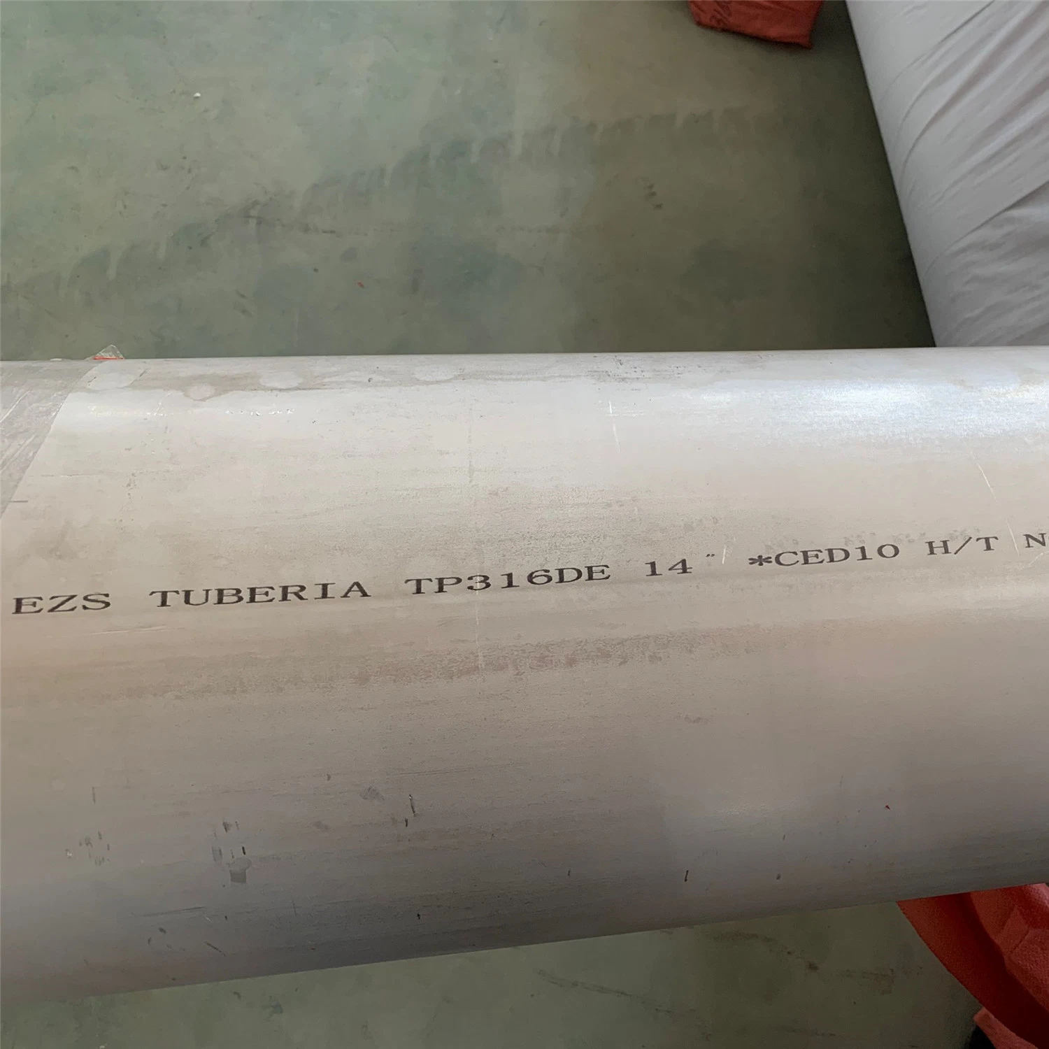 Aceite de aleación de carbono negro Tubo de acero sin costura Tubo de acero inoxidable 304 316 Plaza Redonda tubo soldado