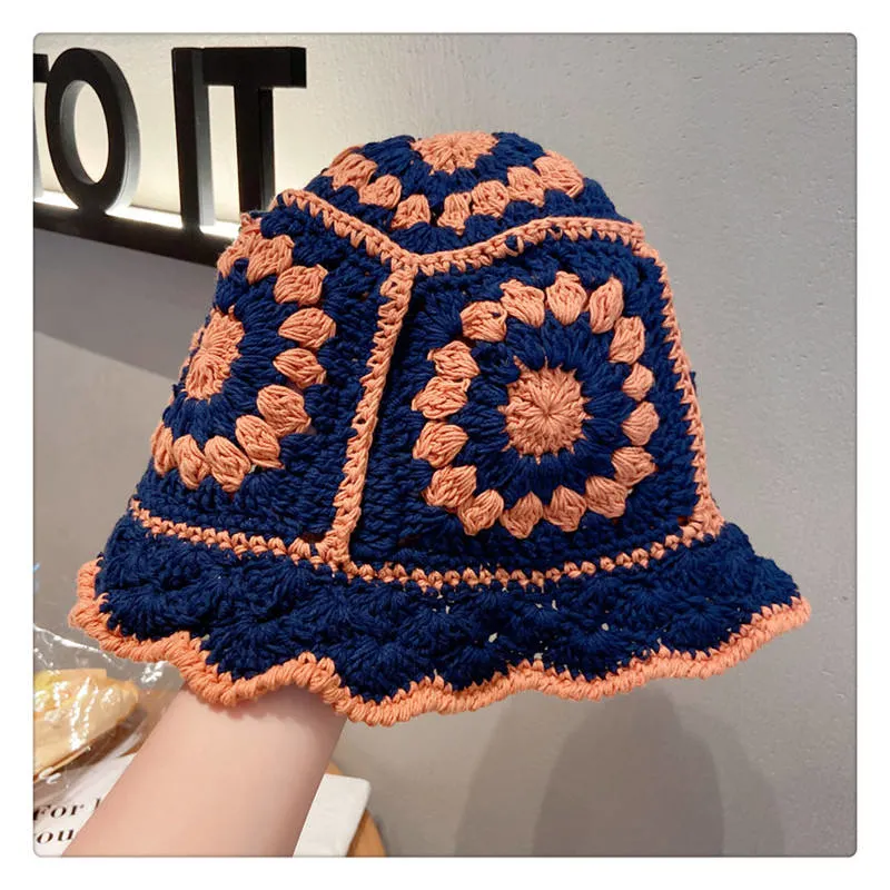 New Style Hand-Crocheted Fashion Flower Knitted Hat for Seasons