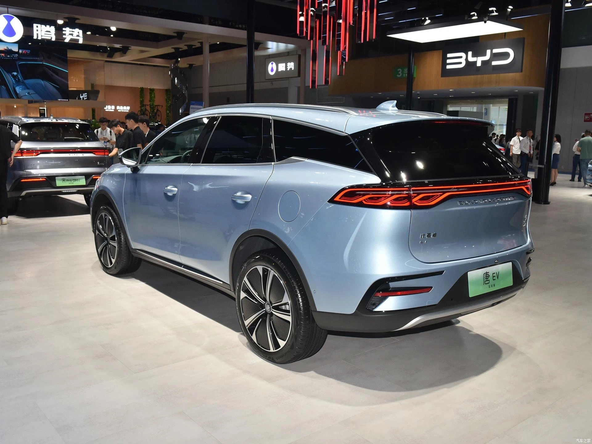 BYD Tang China Electric Car China Fabricación de vehículos eléctricos rentables Coches nuevos y usados 615km