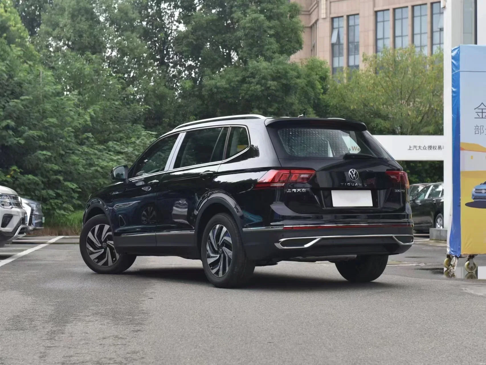 Used Secondhand Vehicle VW Tiguan L 2023 Model 330tsi Automatic Two-Wheel Drive Smart Version