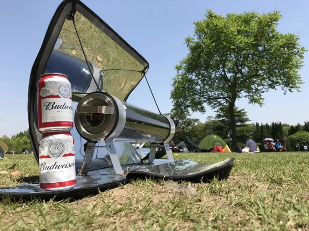 Ig Capacity Solar BBQ Oven Cooks More Food to Feed 6 Persons