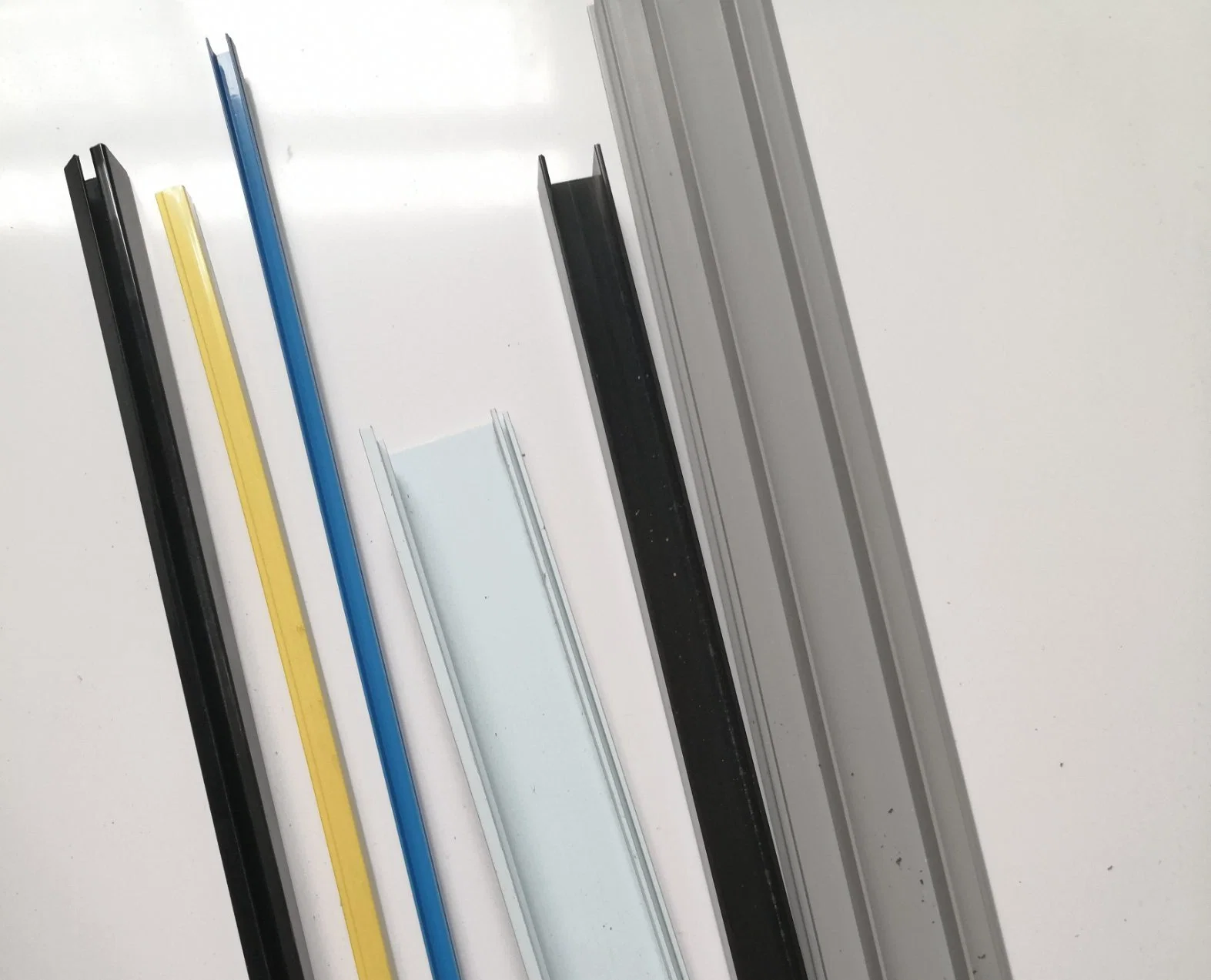 Plastic Extrusion Companies Make Custom PVC/UPVC/PP Profile Profiles Window Profile