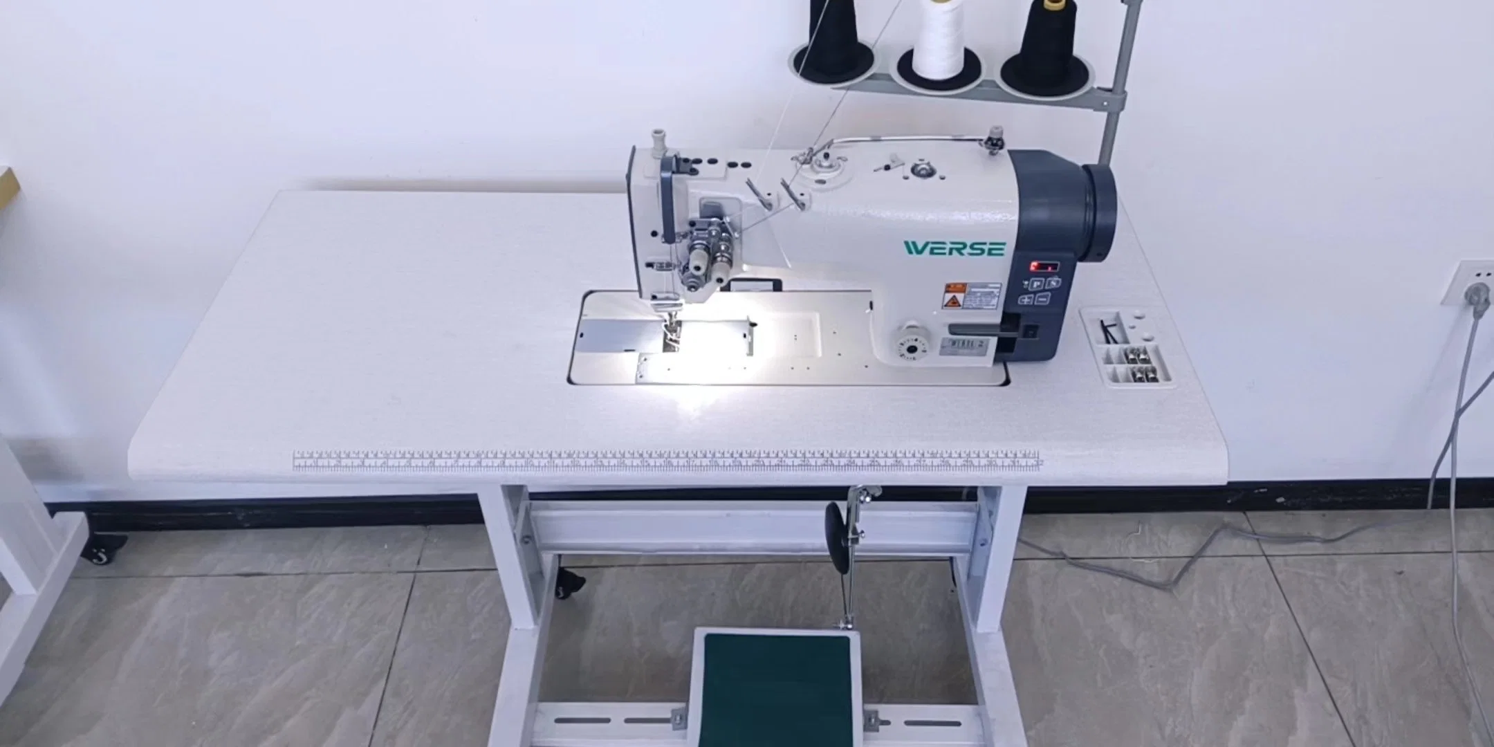 Hot Selling High-Speed Double Needle Lockstitch Direct Drive Industrial Flat Sewing Machine for Shoes