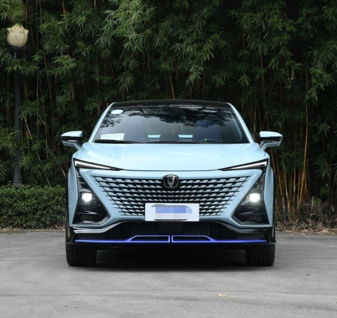 Changan UNI-T 2022 باللون الأسود من LED باللون الأسود، جلد تربو متعدد الوظائف سيارة بنزين تشانجان اليدوي