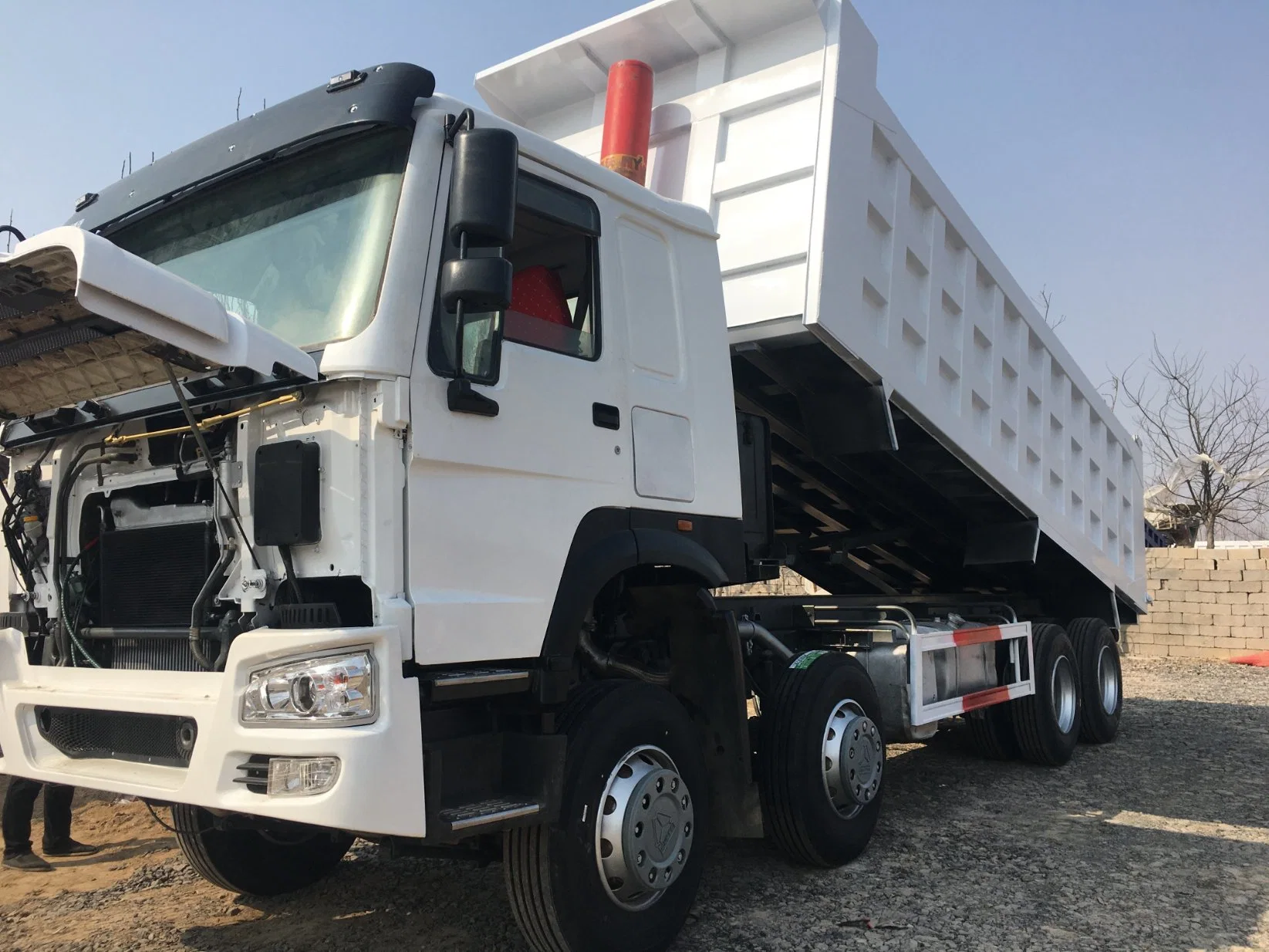 Factory Supplier Used Sinotruk Prices 6X4 A7 HOWO 371 375HP Dump Truck Tipper in Chinese