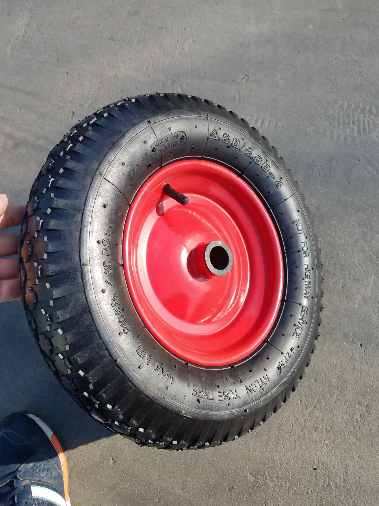 Metal Rim Pneumatic Rubber Tire 4.8/4.00-8 Wheel