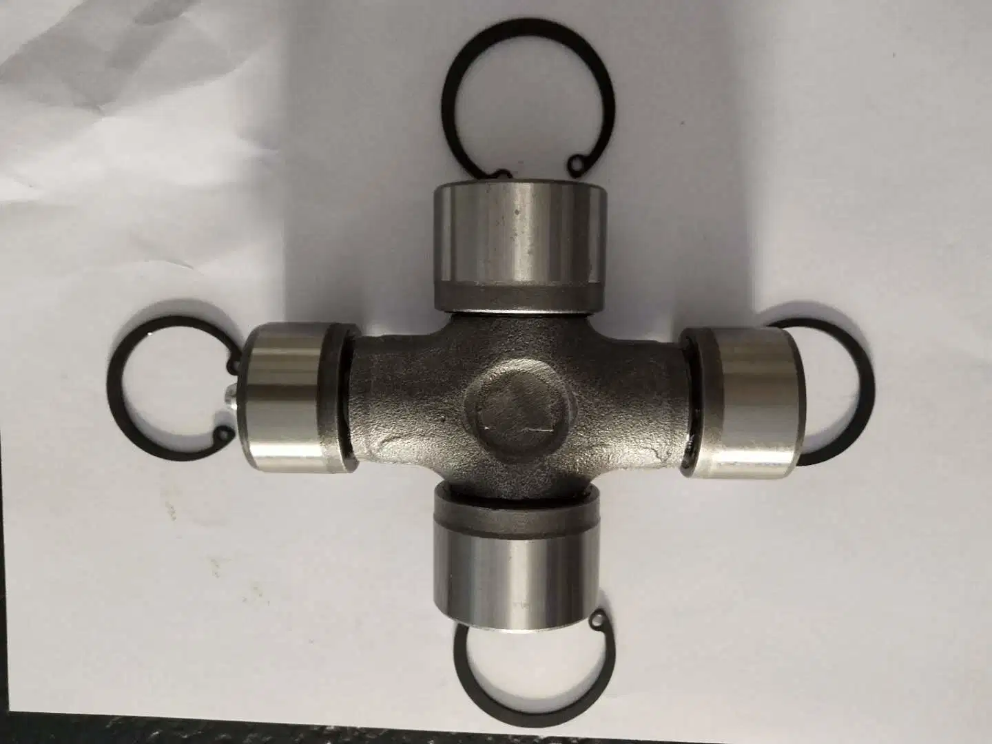 عمود تشغيل قطع الغيار التلقائية لمحمل المسمار المشترك العام المتداخل St1538 ST1539 ST1540 Cross Universal Joint المحمل