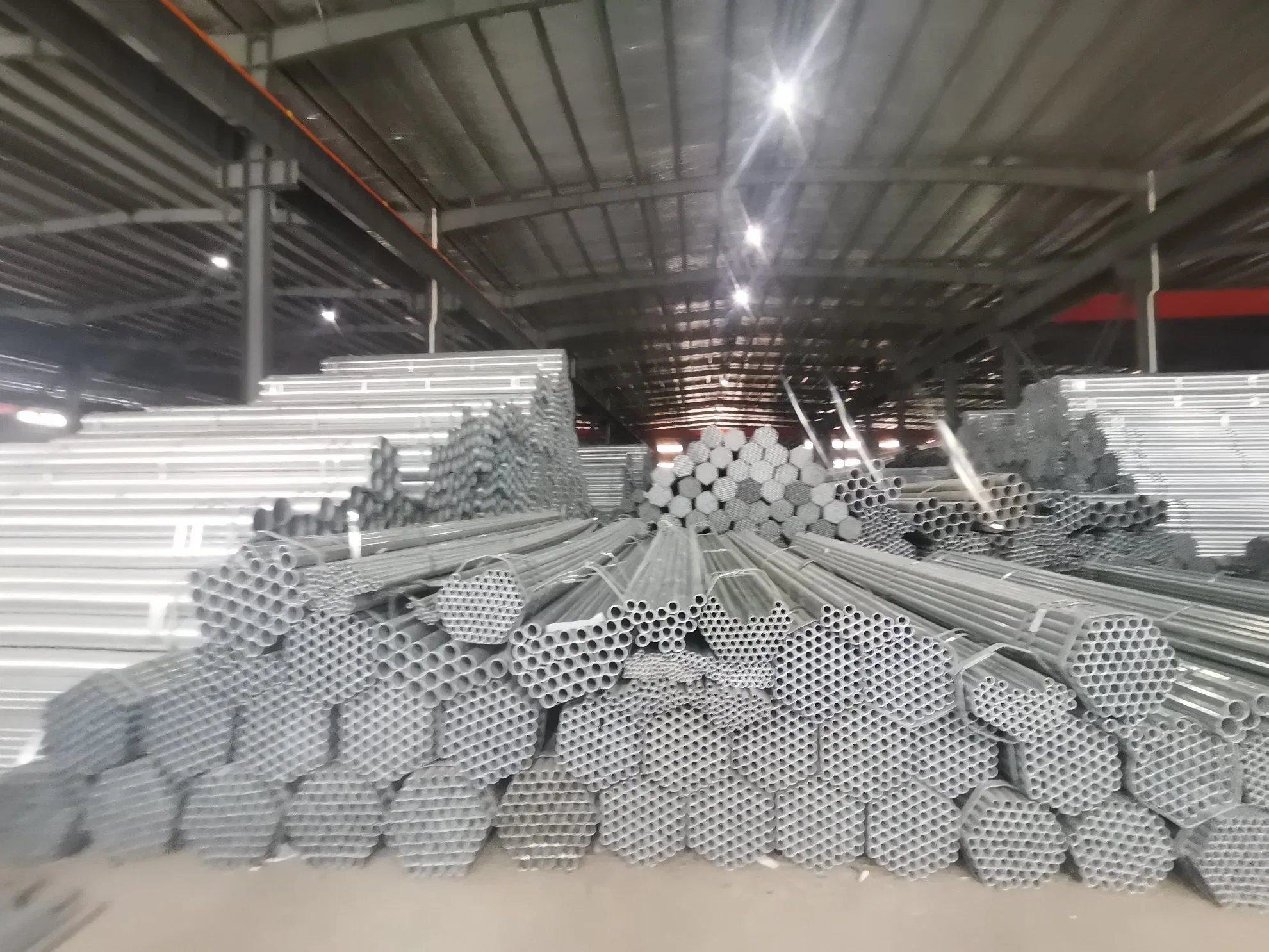 China fábrica médio quente Q195 P235 P345 sem costura ou Ronda soldados galvanizados carbono galvanizado tubo tubo de aço