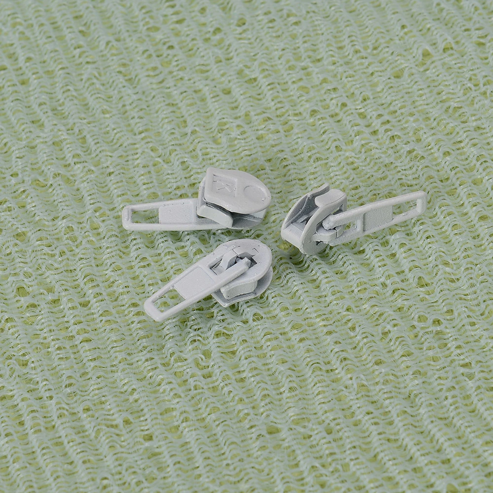 No. 3 P/L Slider for Nylon Zipper W/O Cord