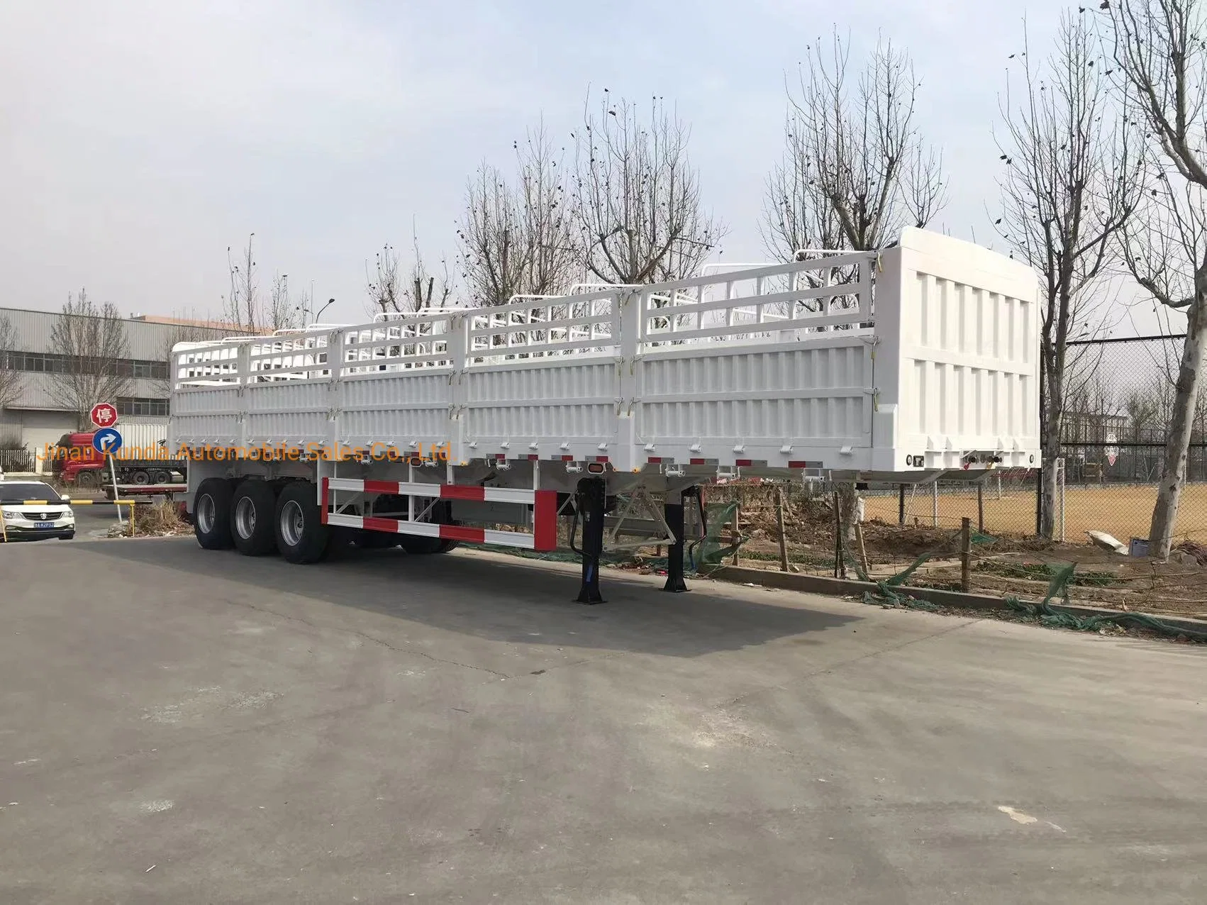 30 40 50 Tons 3 Axles Bulk Fence Stake Semi Trailer Cargo Transport Truck for Sale