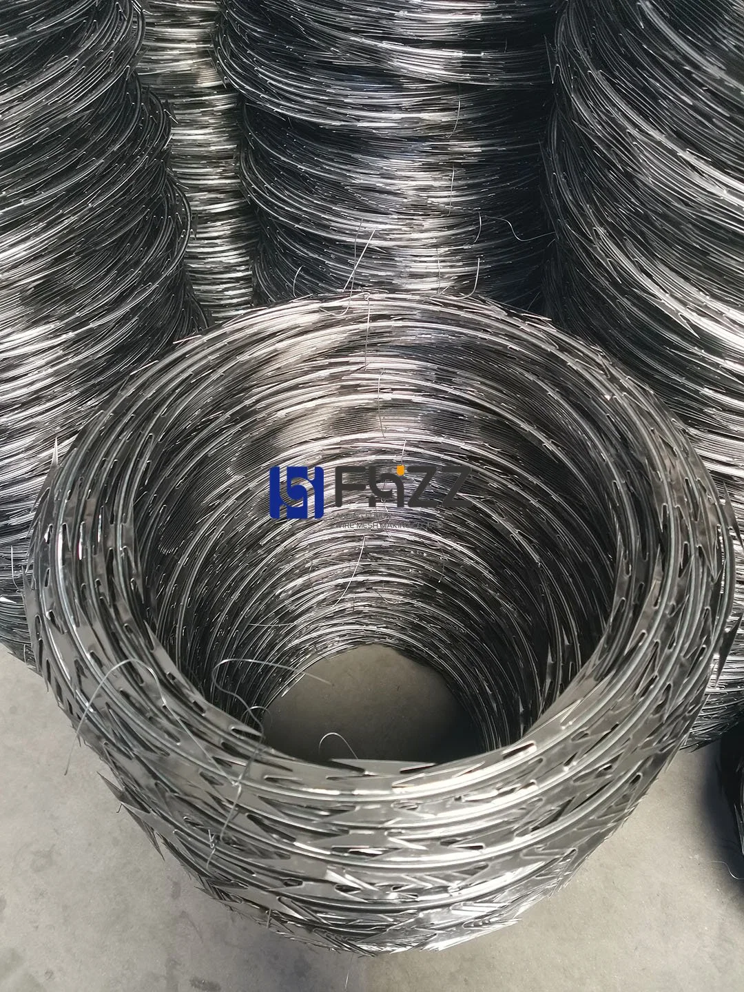 430 Stainless Steel Cbt-65 Long Barbed Tape Concertina Razor Wire