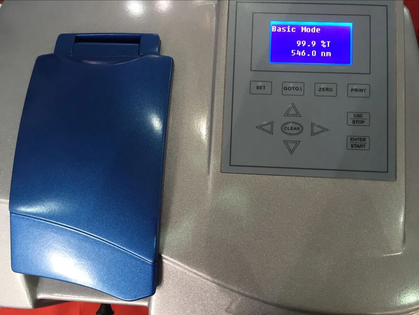 China Manufacturer Spectrophotometer Price Lab UV Vis Spectrophotometer with Lamps