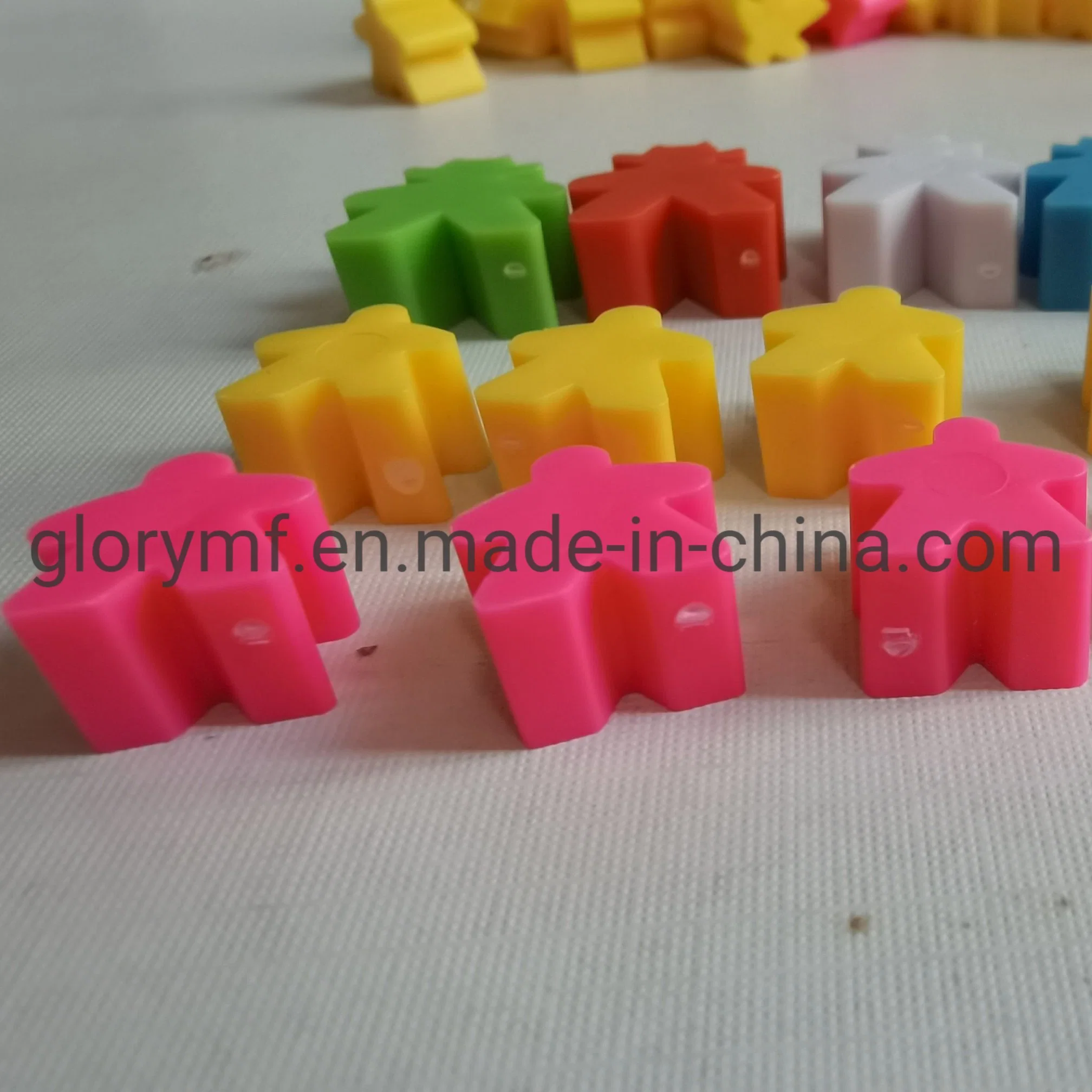 China Suppliers Colorful Plastic Meeples for Board Game Card Game