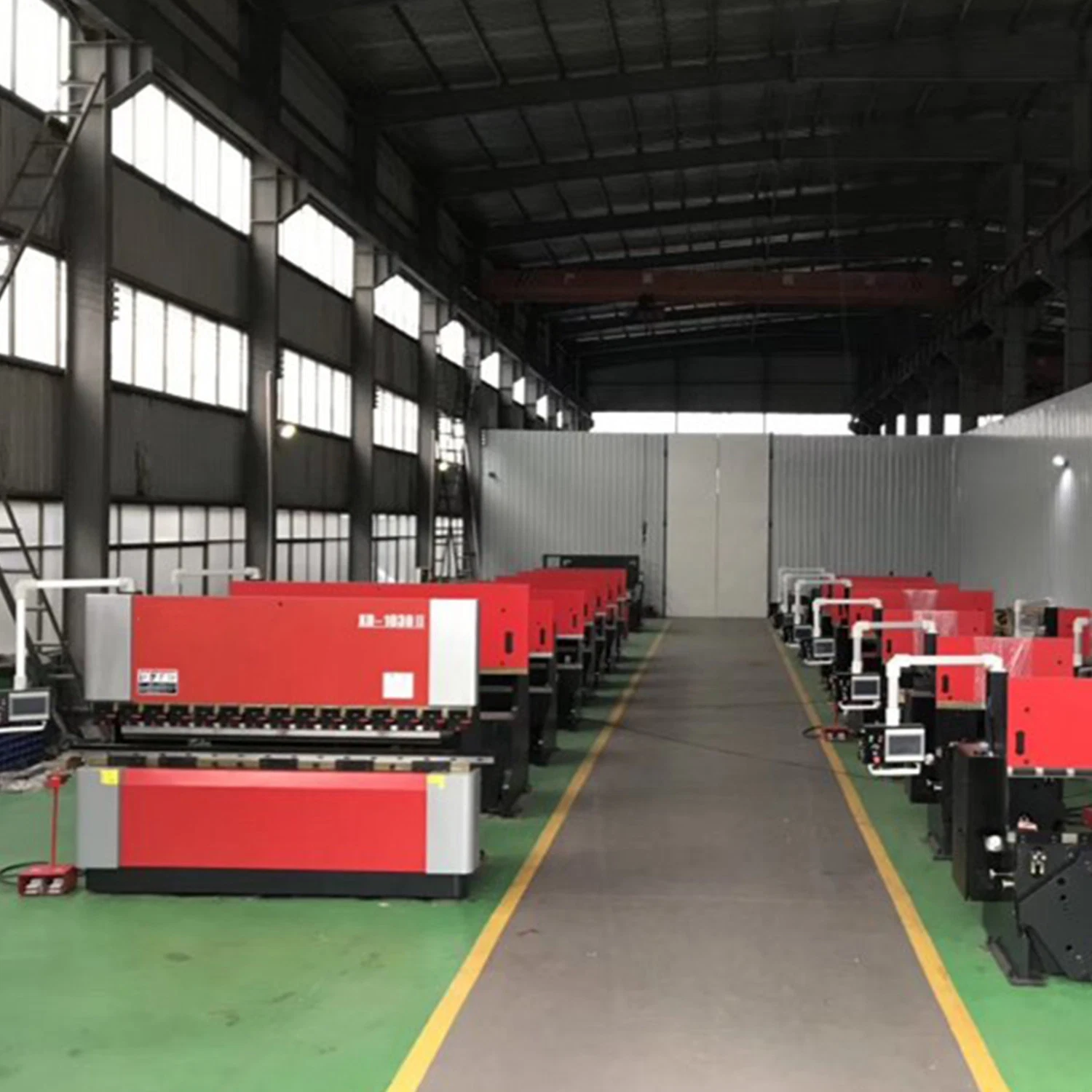 Original Factory Electro-Hydraulic Servo Sheet Metal Plate Under Drive Bending Machine / CNC Press Brake