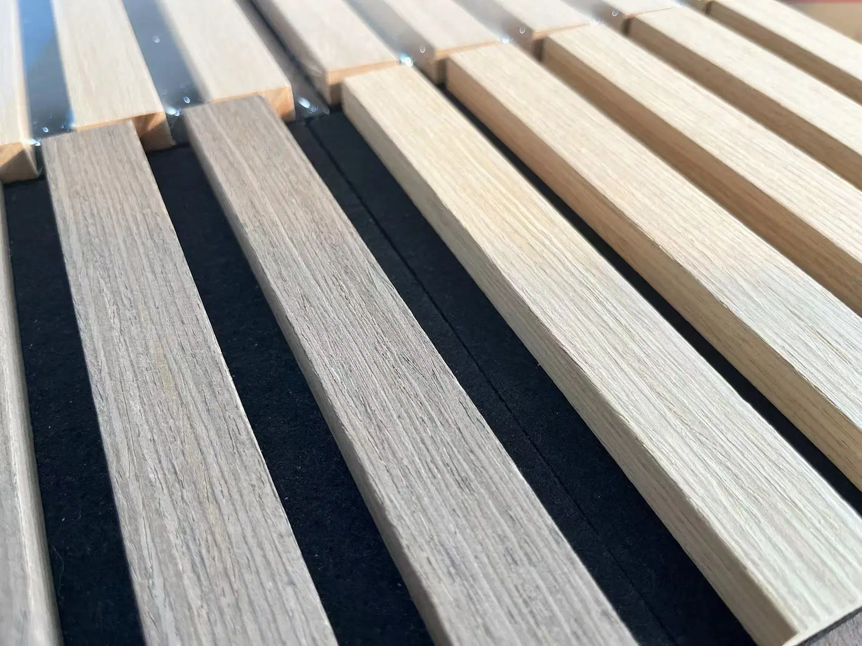 Vendre et à chaud produit populaire dans le marché européen et américain du panneau de lamelles en bois MDF Engineered placage noir panneaux pet