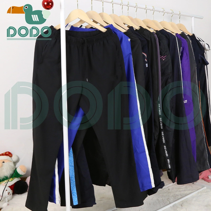 Ukay mejor ropa de calidad pacas ropa deportiva de los hombres utilizaron balas de la chaqueta