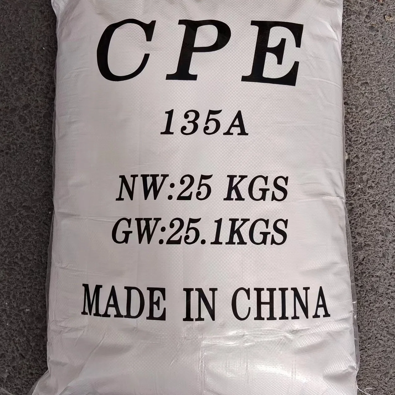 Materia Prima profesional CPE 135A de polietileno clorado se utiliza como materia prima para plásticos, vendidos directamente por las fábricas