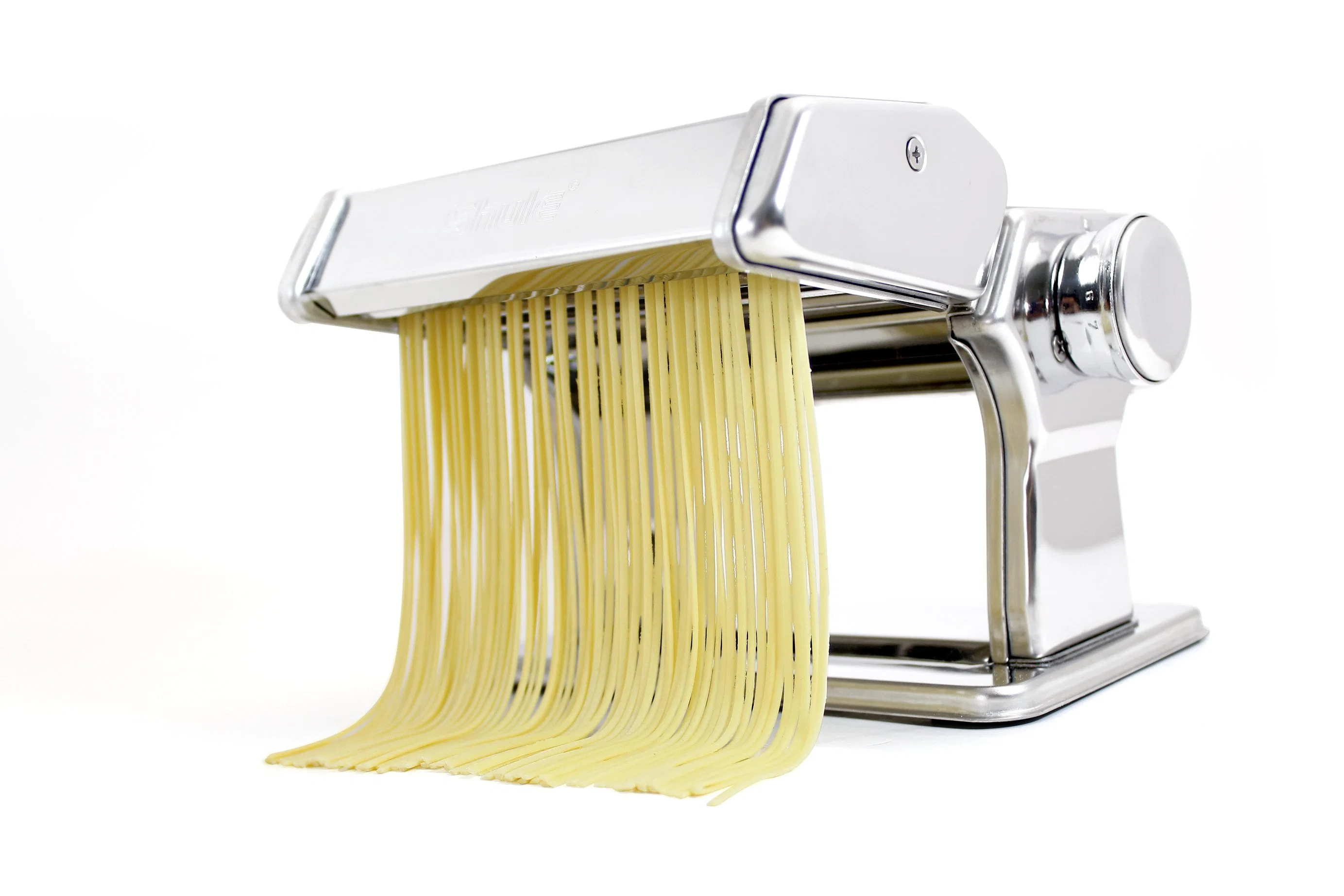 Küchengeräte aus Edelstahl für die Herstellung frischer Pasta