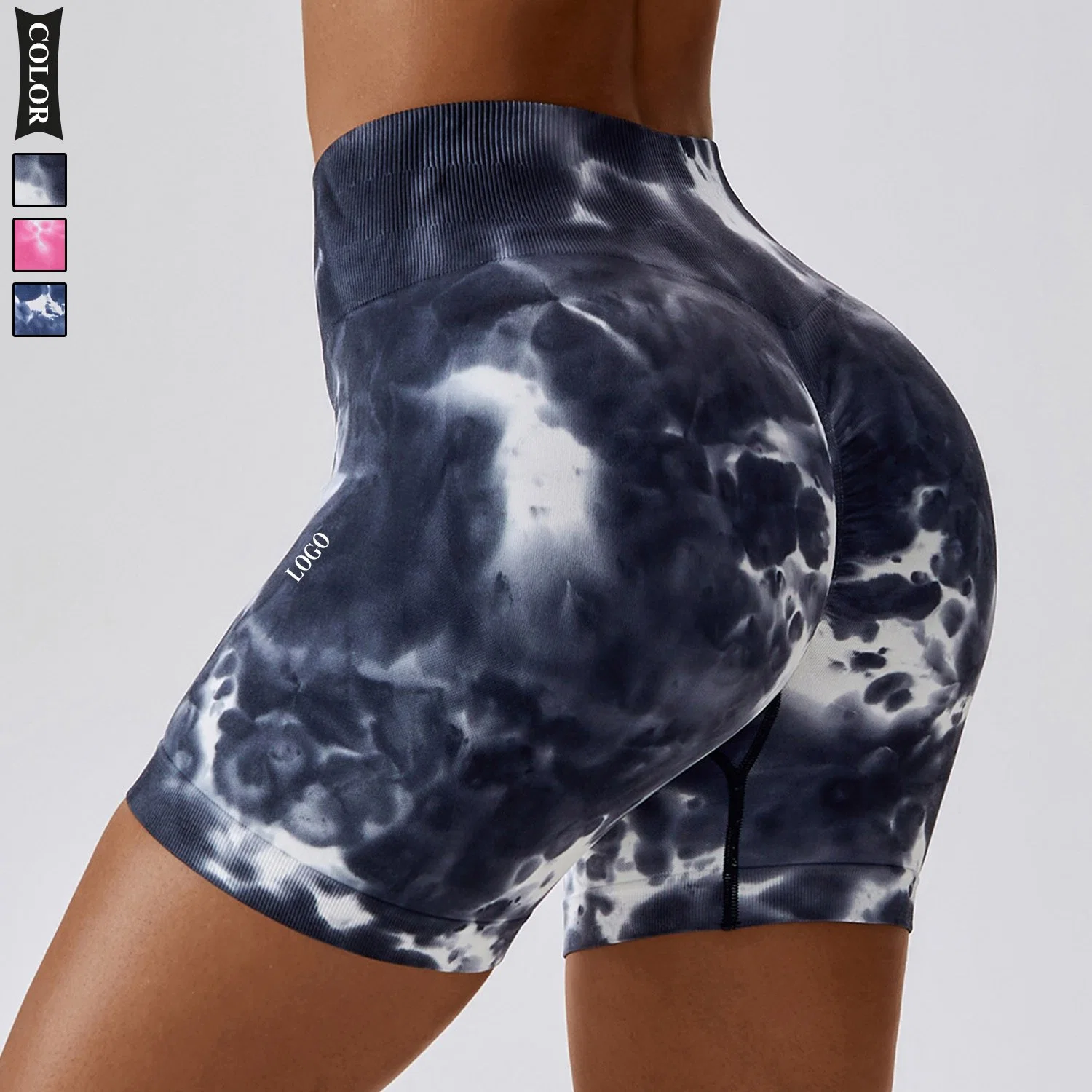 Shorts de sport personnalisés sans couture à motif tie-dye pour femmes. Parfaits pour l'été, ils sont dotés d'une taille élastique, d'un effet scrunch pour mettre en valeur les fesses et d'un contrôle du ventre. Idéaux pour la salle de sport, les séances d'entraînement et le yoga.