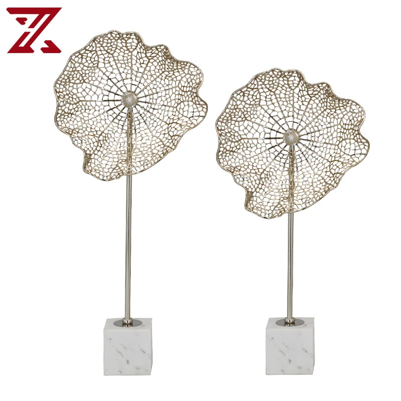 Nordic Wrought Iron Tabletop Decoration Metal Casted Sculpture with Marble Base Table Ornaments