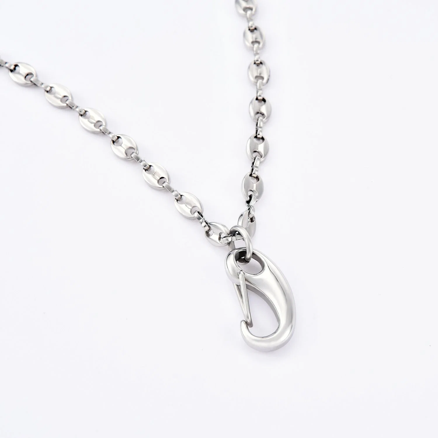 Fashion Stainless Steel Clasper Pendant Jewelry Coffee Bean Chain Necklace for Costume Matching