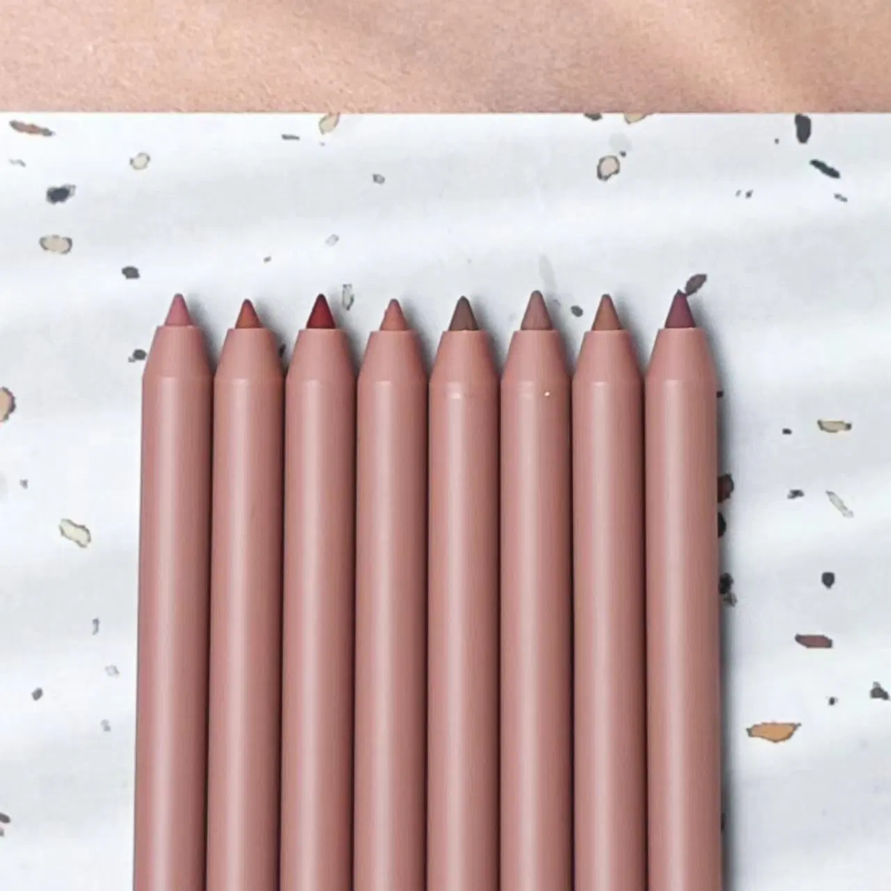 Popular Retractable Lip Liner Nude Tube Vegan Brown Cream Lip Liner