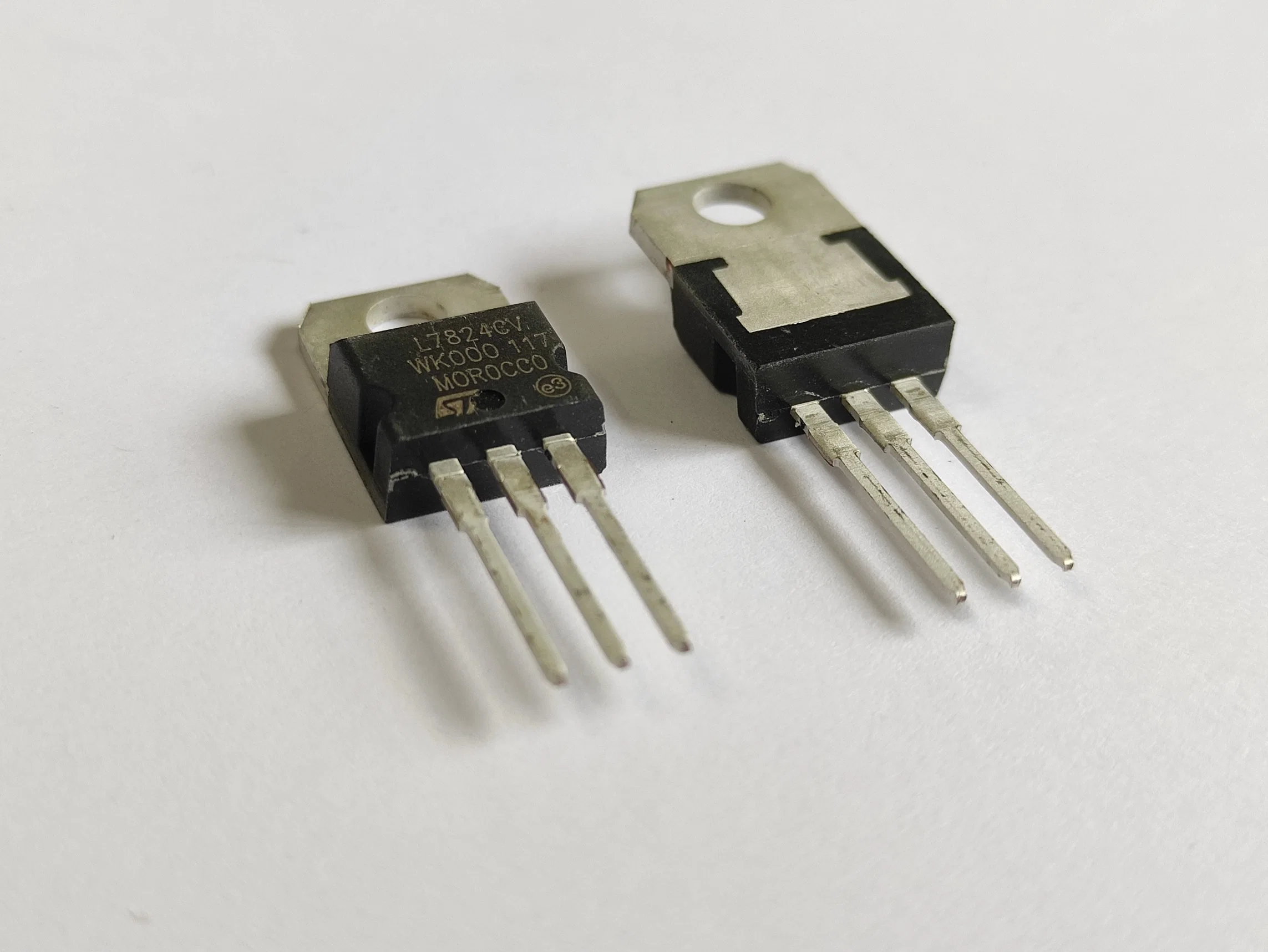 24V 1.5A Linear Voltage Regulators IC to-220 7824 7824CV L7824 L7824c L7824CV