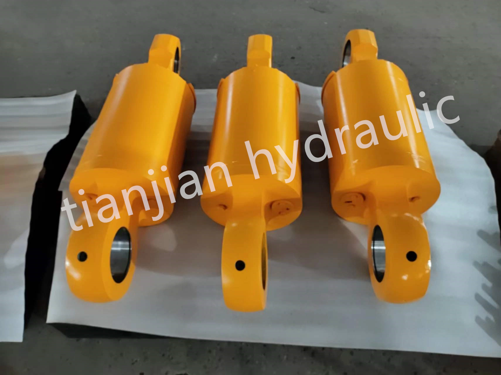 China Manufacturer Custom Mining Dump Truck Spare Parts Nitrogen Shock Absorption Cylinder