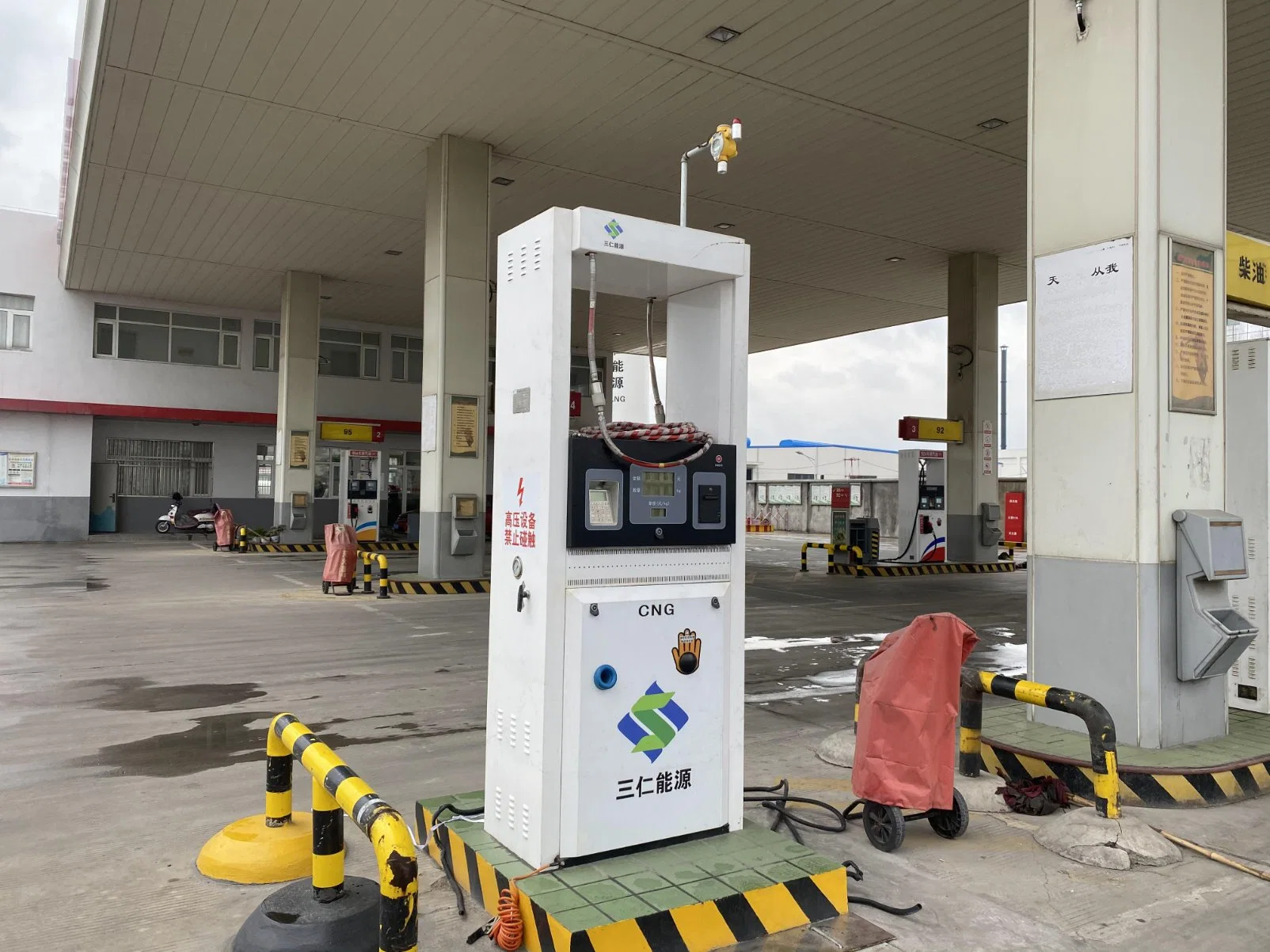 50 Hz&#160; &plusmn; 1&#160; Hz Normal Haosheng in Wooden Case Nozzle High quality/High cost performance  CNG Dispenser